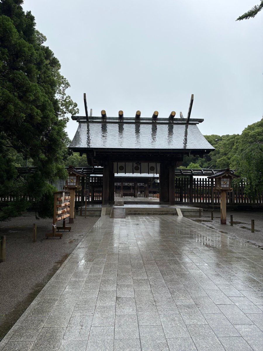 pesca1008's tweet photo. 宮崎神宮 https://t.co/9z56bH42jE