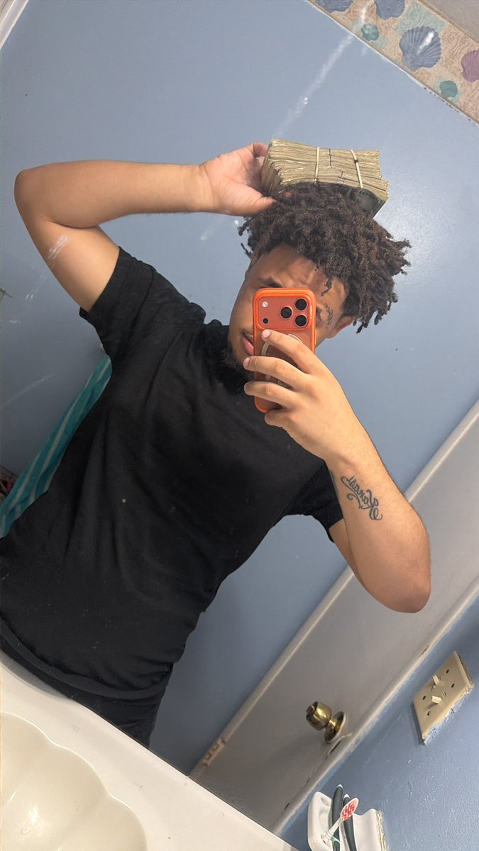 BullyGang2800's tweet photo. fuck boy i been lit before i seen 21 🥳🥳 https://t.co/BW90zgWUW3