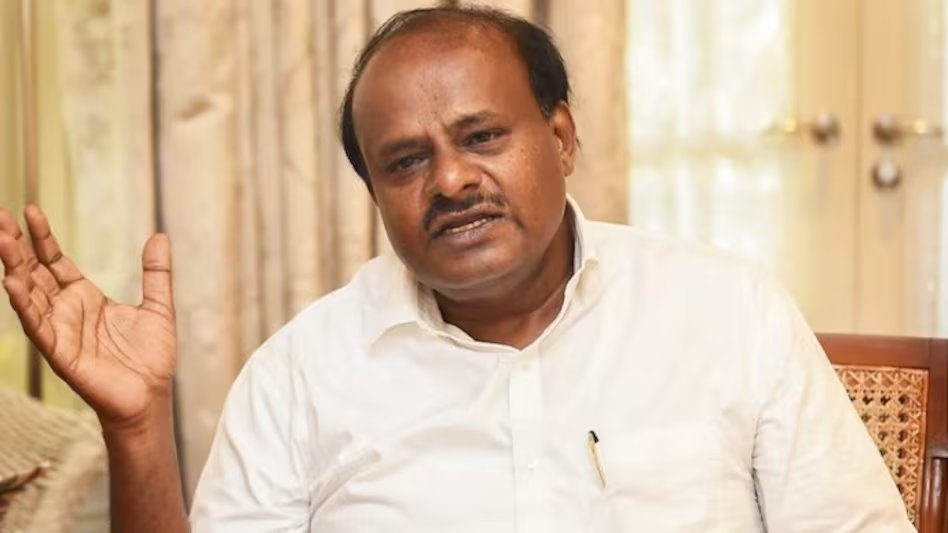 aajtak's tweet photo. कर्नाटक: MLC चुनाव से पहले JDS ने विधायकों को रिसॉर्ट भेजने का लिया फैसला
विधान परिषद चुनाव से पहले JDS ने अनुशासन बनाए रखने और क्रॉस-वोटिंग रोकने के लिए विधायकों को रिसॉर्ट में रखने का फैसला किया है.
पूरी ख़बर-https://t.co/fQr8Yz2ekl
#Karnataka #JDSParty #JDS #MLCElection | @sagayrajp