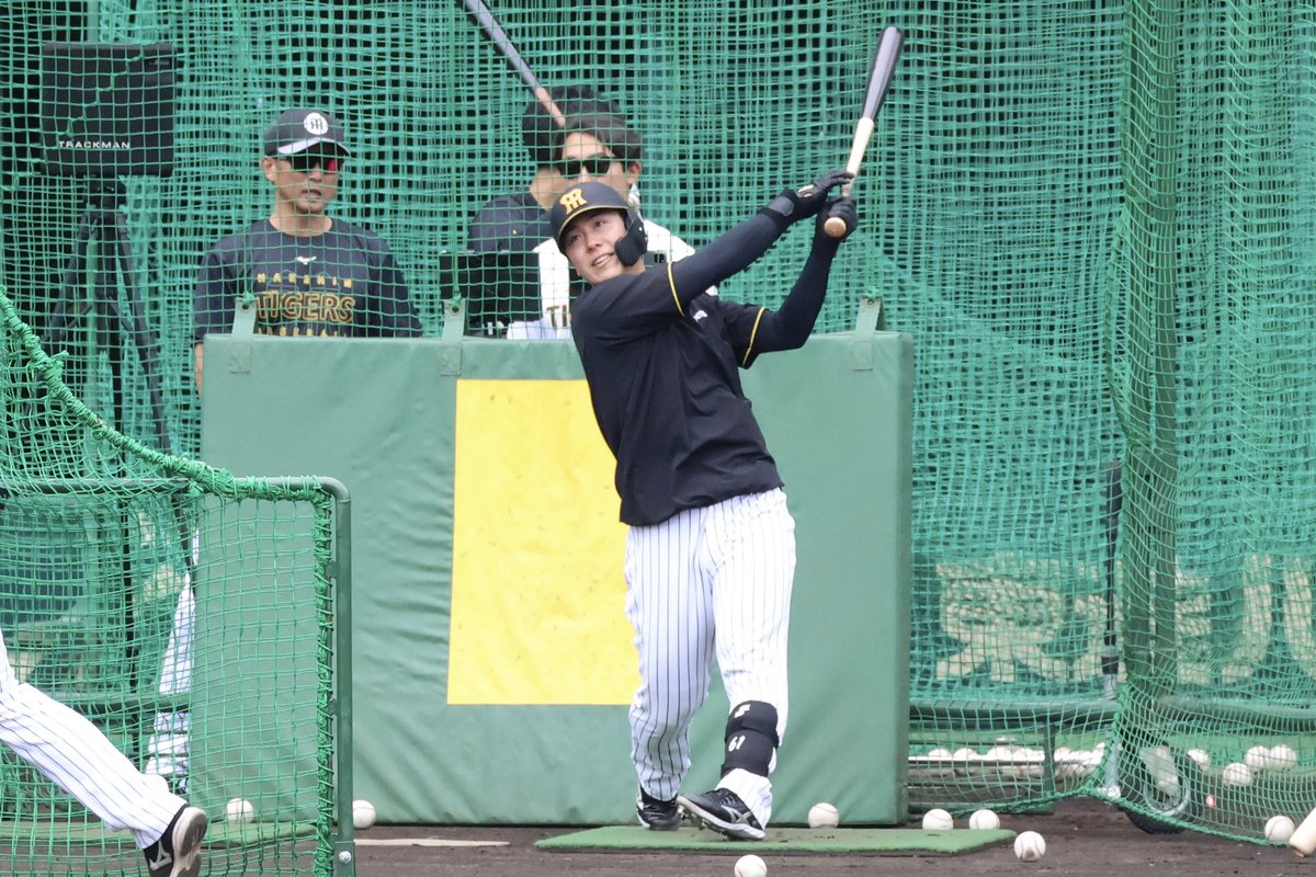 daily_fujimaru's tweet photo. 右手首骨折でリハビリ中の #豊田寛 選手が
屋外でフリー打撃を行いました
#阪神タイガース https://t.co/nfGyCfH4RR