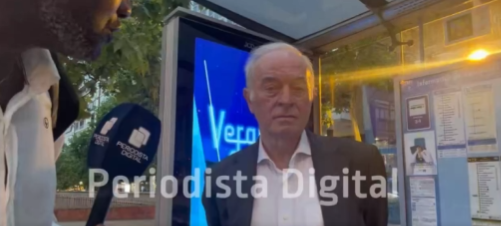 kontento1987's tweet photo. @ladycrocs @periodistadigit , el único periódico sin director!! El "reportero" publica directamente las noticias... una cabeza de caballo habría sido menos obvio. Está claro que es un aviso, a todos. https://t.co/KAUfoFdlVt