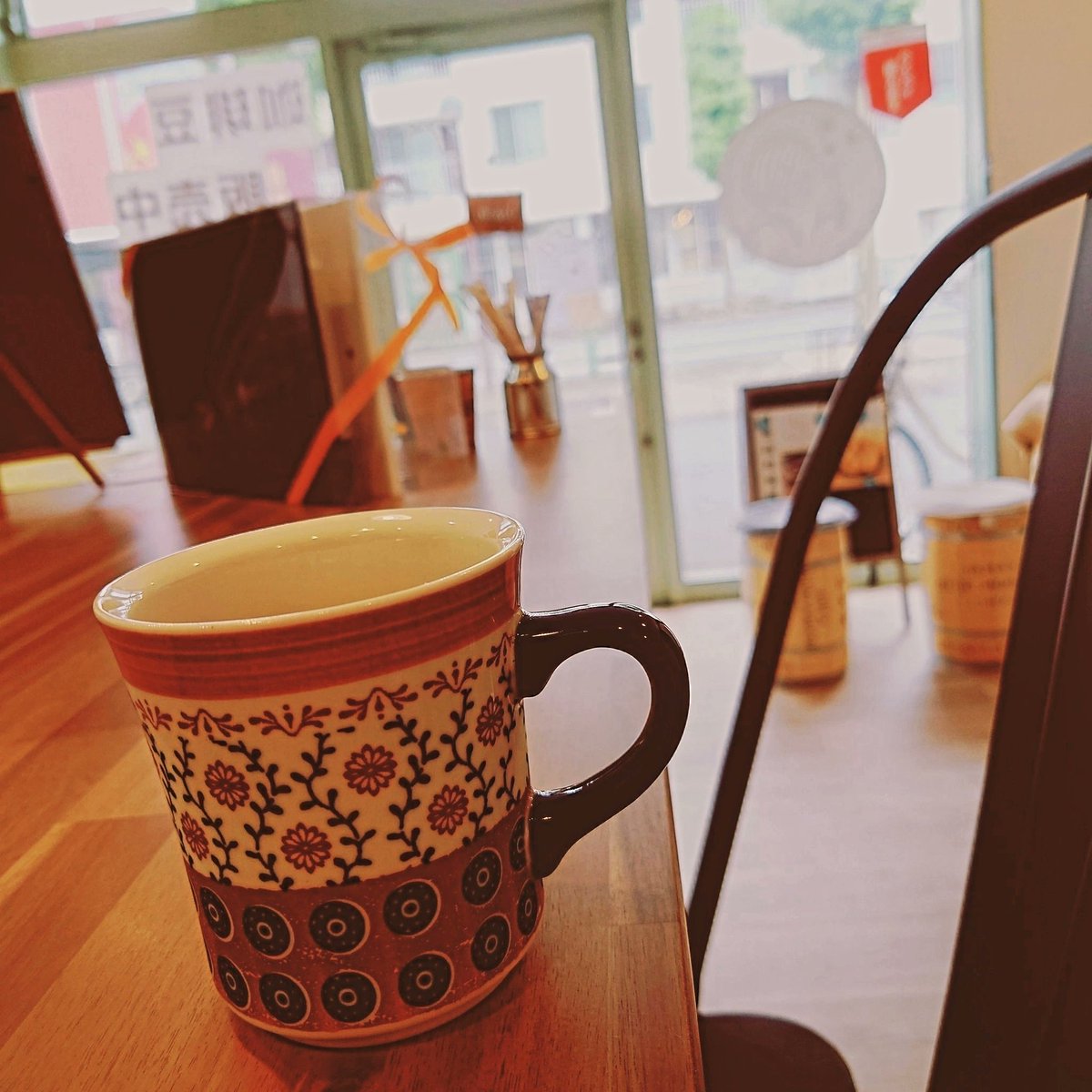 LilacRoaster's tweet photo. 本日も通常営業です。

本日のコーヒーはタンザニアです。
本日もよろしくお願い致します。
#小山市　#小山市コーヒー　#小山市カフェ　#自家焙煎　#コーヒー　#コーヒー豆　#珈琲　#珈琲豆　#焙煎所　#コーヒースタンド https://t.co/9zCkJgyIO2