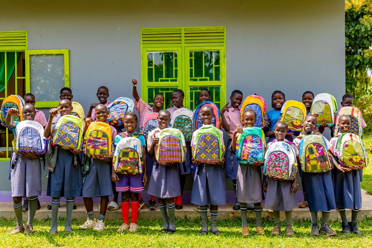 smartgirlsug's tweet photo. Our Northern Uganda outreach kicked off in Gulu this week with a visit to Glorious Preparatory Nursery and Primary School in partnership with Pesa Africa.

Beyond distributing 20 EcoJua SmartBags to 20 girls, we spent time engaging them on menstrual health, dignity, and the importance of staying in school. Every girl deserves the support she needs to learn, thrive, and pursue her dreams without interruption.

We are grateful to EA Foundation, MAJI Fund, and Siemens Stiftung through the cewas Accelerator for supporting the EcoJua SmartBags Post Accelerator Project.

#SmartGirlsUg #GirlsEducation