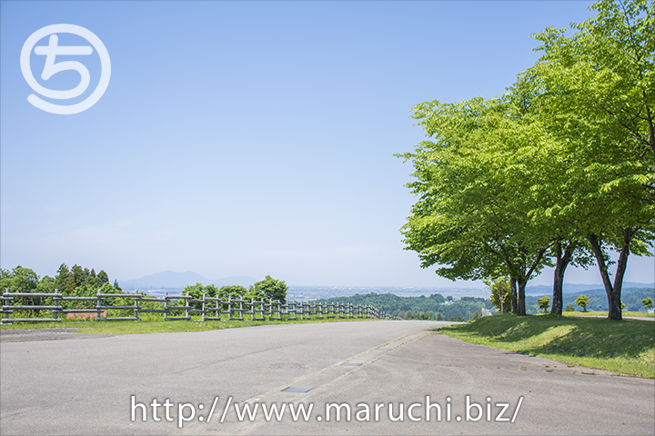 maruchi_202111's tweet photo. 坂道を上ったところにある公園風景写真と、名称に山がついている公園に自転車で行ったときの話。https://t.co/SKUvPaQNjv #風景写真 #新緑と青空 https://t.co/TLqN08ImQV