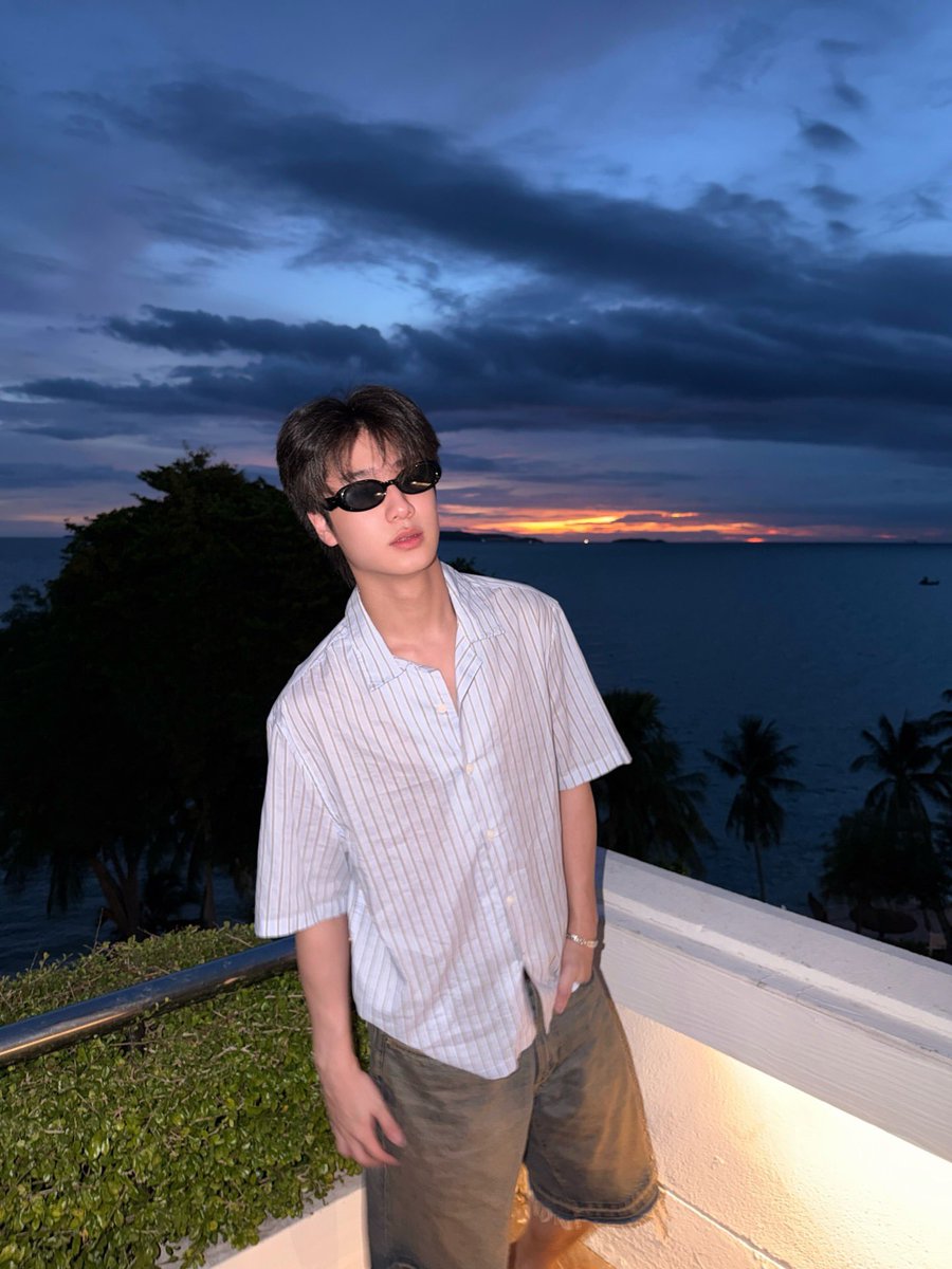 honeyqtpie_'s tweet photo. ภีมสรรค์หล่อมากกก หล่อเกินไปแล้ว😎

LUKEMICK FUNSHINE DAYS

#GMMTVOuting2026
#lukeso_ #LukeMick https://t.co/3sOOhGOkeS
