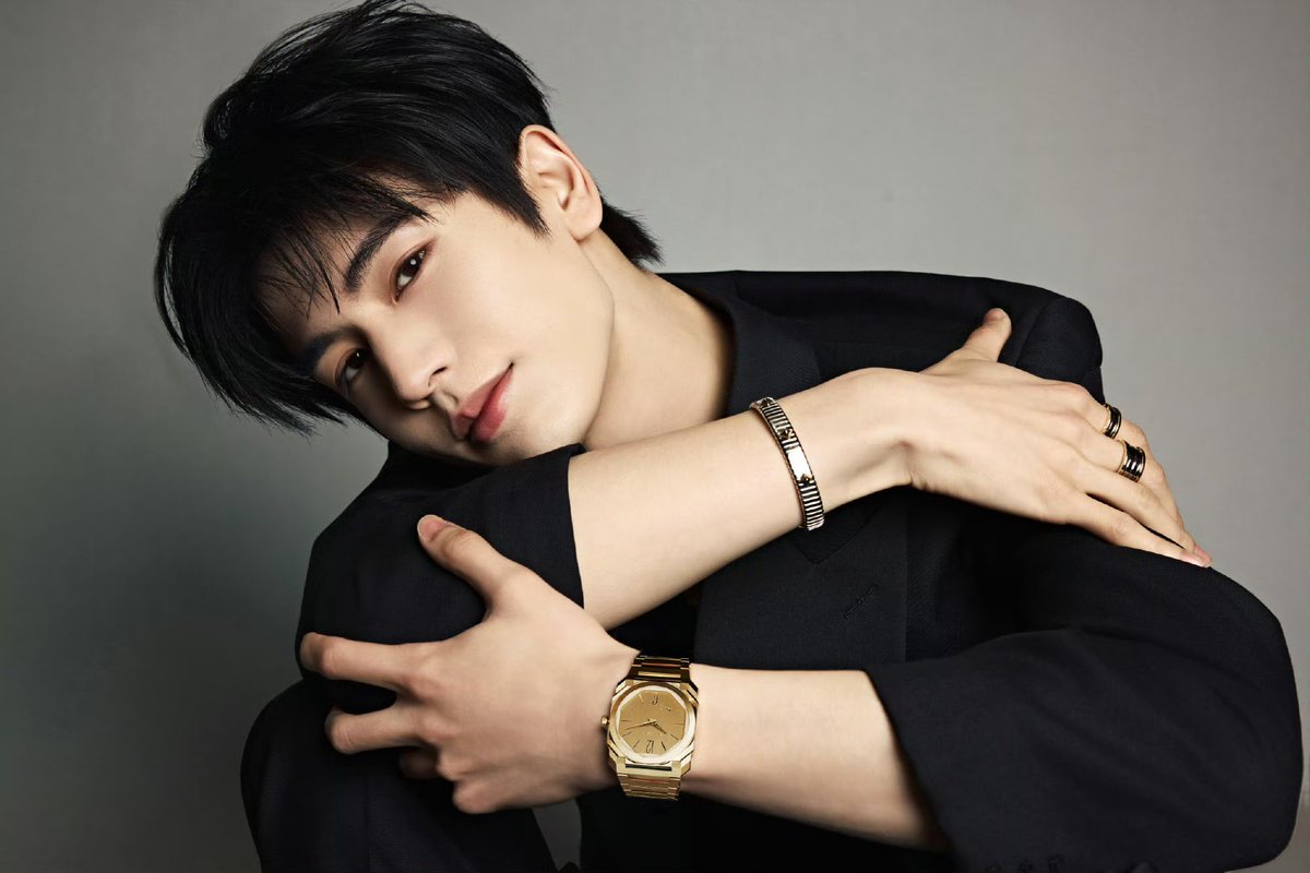 everydayzlh's tweet photo. •061726• zlh studio weibo update 🪐

studio shares new pics of brand ambassador #zhanglinghe for Bvlgari brand event in Nanjing 💎 https://t.co/d0g1UbnQw6