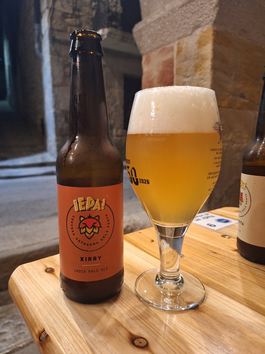 milbeerista's tweet photo. IEPA Xirry. De Mata de Morella, Castelló. IPA. Aigua, malt d'ordi i civada, llúpol i llevat. 35 IBUs. 5,8%. Molt bona. IPA clàssica, resinosa, amarga i un punt maltosa. #ipa #indiapaleale #indianpaleale #cervesesalmogaver #localbeer #craftbeer #cervesaartesana #cervesaartesanal https://t.co/lUxHJEKPPV