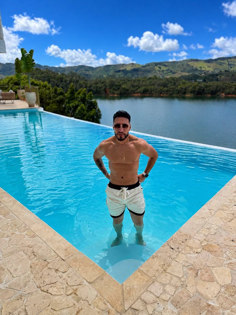 thiago_Hill200's tweet photo. 🏝️🪨☀️ https://t.co/iyzPX21eKJ