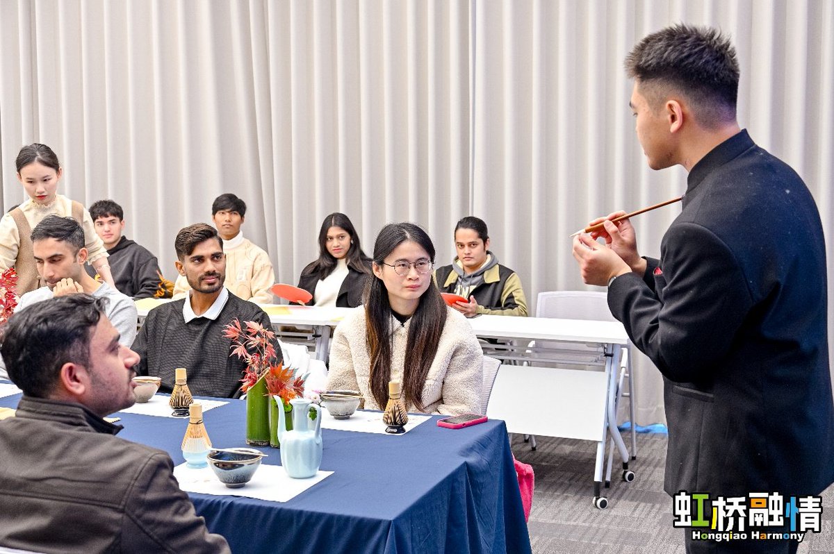 mbakaza74878's tweet photo. [Had a fantastic time at today’s professional workshop on cross-cultural communication! Learned practical tips to connect better with global teams—worth every minute of learning!]， https://t.co/i9Vg4t0FGs