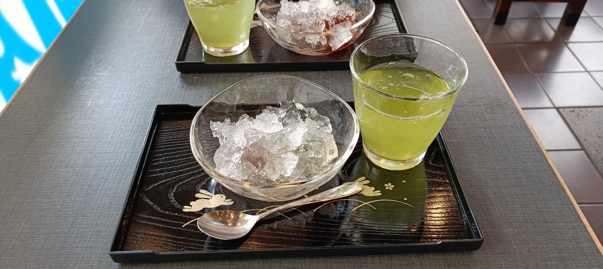 kai_repulse's tweet photo. 水まんじゅう https://t.co/9zM8QmSfAd