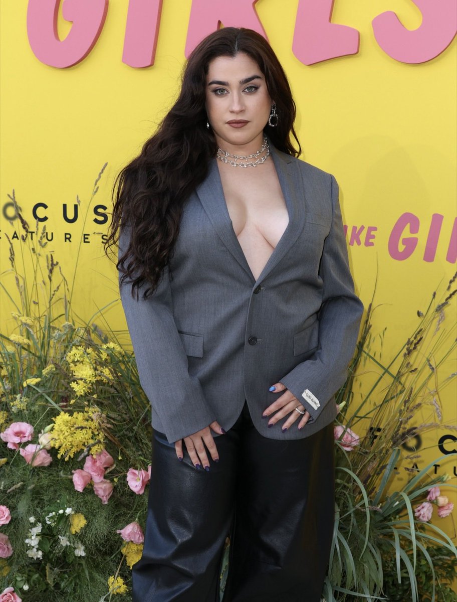 LMJUMedia2's tweet photo. #PHOTO | Lauren at the "Girls Like Girls" movie premiere in Los Angeles #2 https://t.co/0VZIceyVe7