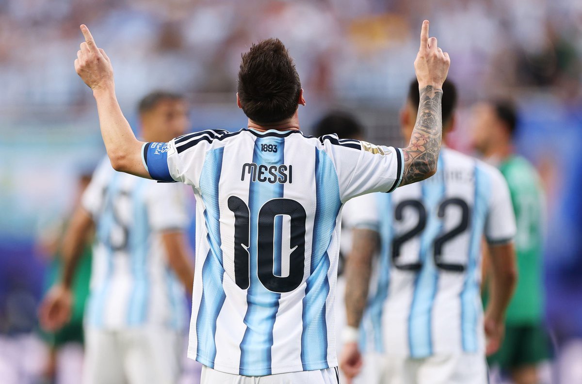 Jbkeyss's tweet photo. 🚨 OFFICIAL: Lionel Messi, TOP SCORER EVER in World Cup history joint with Miro Klose. 🎞️⭐️

16 goals at the World Cup. 💥🇦🇷

In one night, on 6th World Cup debut game at 38, Messi surpasses Mbappé (14), Müller (14) and Ronaldo Nazario (15). https://t.co/mBAV6MYbua