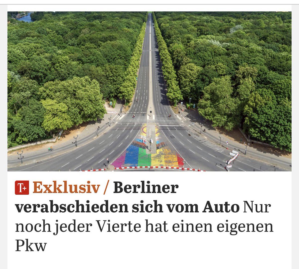 SilkeSchroederD's tweet photo. Es liegt im Selbstverständnis der Altmedien wie dem Tagesspiegel, Gesellschafts- und Politikwenden herbeischreiben zu wollen. Dadurch entstehen Medienberichte, die mehr mit dem Wunsch als mit der Wirklichkeit zu tun haben.
Wie diese: Berlin hatte 2015 etwa 335 Pkw je 1.000 Einwohner und 2024 etwa 329. Was macht der Tagesspiegel daraus? ⬇️