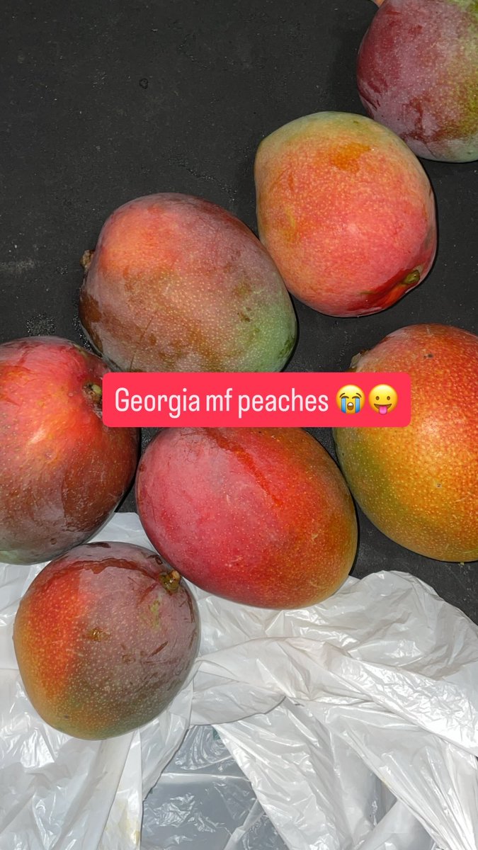 XoXo_Ozzi's tweet photo. Got 🥭 ? https://t.co/sjjrtbBxVP