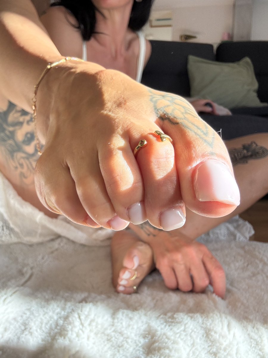 feetmimi38 tweet media
