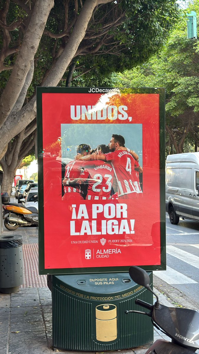 Juanje10Ayala's tweet photo. Bienaventurados los que están unidos pues solo ellos saben que con ese vínculo entrelazado se alcanza la gloria ❤️🤍 @U_D_Almeria https://t.co/rvIUgjDMyW