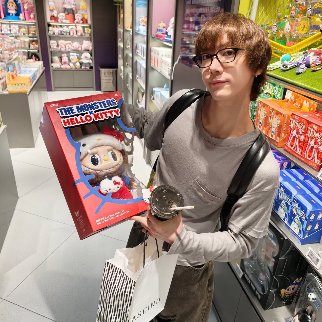 Ttwt2003's tweet photo. : หนูอยากได้ตัวนี้

: ที่บ้านหนูก็มีเยอะแล้วนะ

: แต่ยังไม่มีคอลนี้สักหน่อย

: เดือนนี้หนูซื้อไปหลายตัวแล้วนะไว้ครั้งหน้านะคะ

: ปะป๊า…. น้องอยากได้ตัวนี้ปะป๊าซื้อให้น้องหน่อยได้ไหมคะ🥺

: นะคะปะป๊าา…🥺

: …โอเคค่ะๆ ปะป๊ายอมหนูแล้วคนดี https://t.co/2GkEkTtJ4t