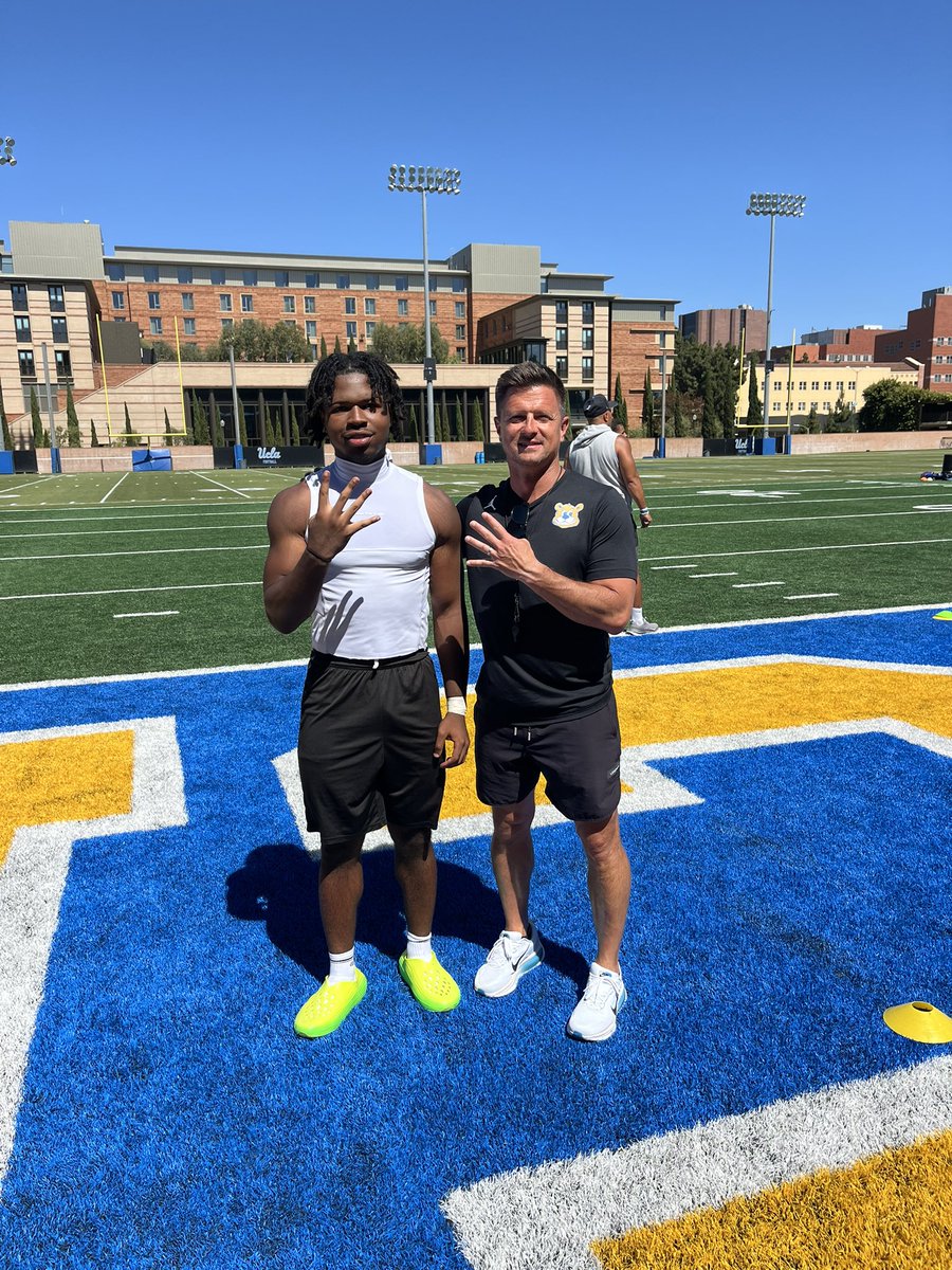 JahSinclair10's tweet photo. Had a great day at UCLA! Thank you @CoachBobChesney and the entire staff for having me on campus. Really enjoyed spending time with the coaches and learning about the program and competing 4s up!
@CoachMarshawn @Coach_Sooto @GregBiggins @Tracy_McDannald @JackJohnSavage https://t.co/fZBbxqTddf