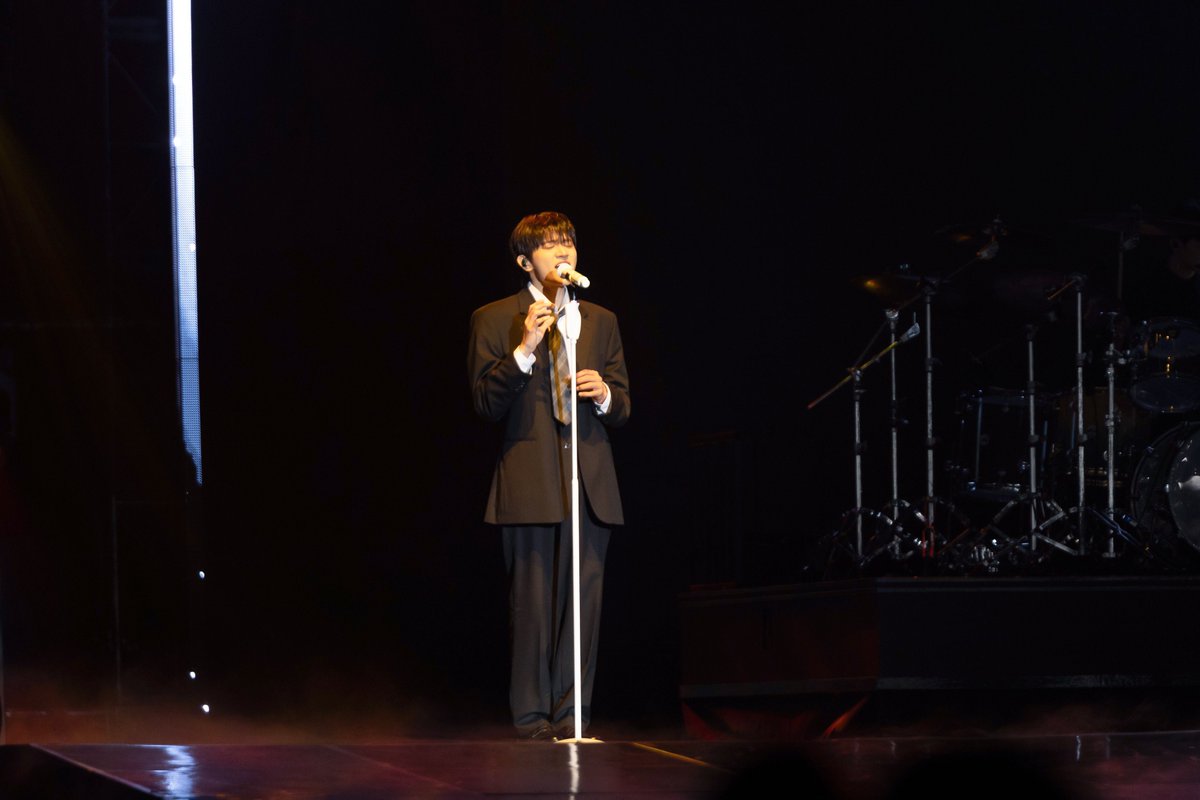 1ove3s's tweet photo. 포치라이트 부르는 원상이 너무 이뿌다ㅜ https://t.co/N5XCkxzkY7