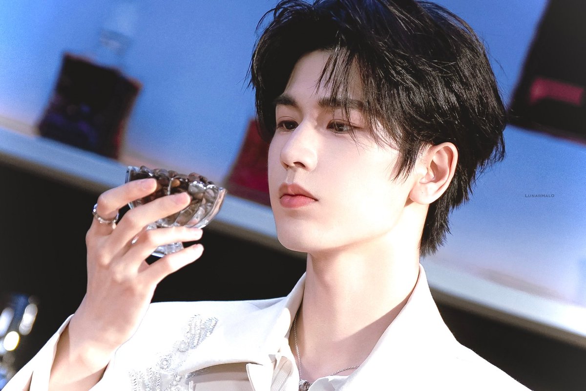 scent tweet media