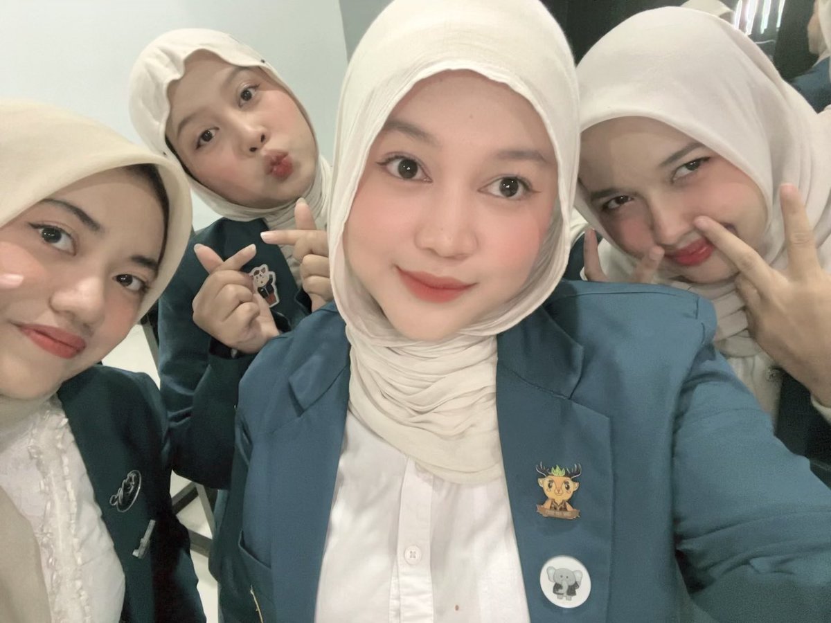 natnotpeanut_'s tweet photo. feeling guilty setelah melewati smt 6 https://t.co/V5Mo4536mK