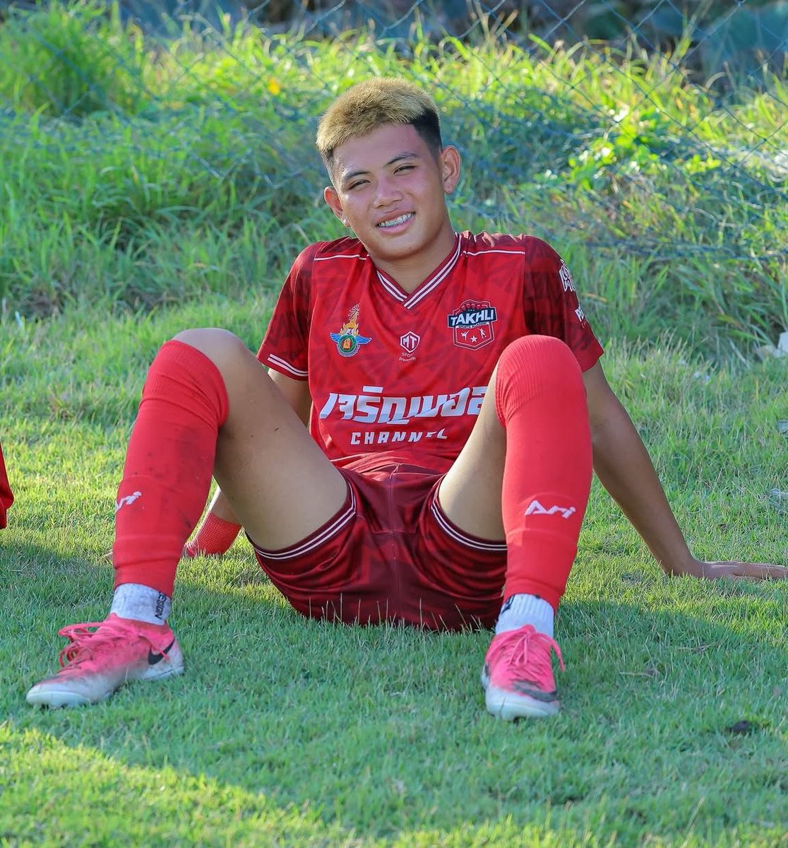 juthawut54's tweet photo. พร้อมลุย ⚽️👊
#ขออนุญาตเจ้าของภาพแจ้งลบทักข้อความ https://t.co/oVBgojjYJn
