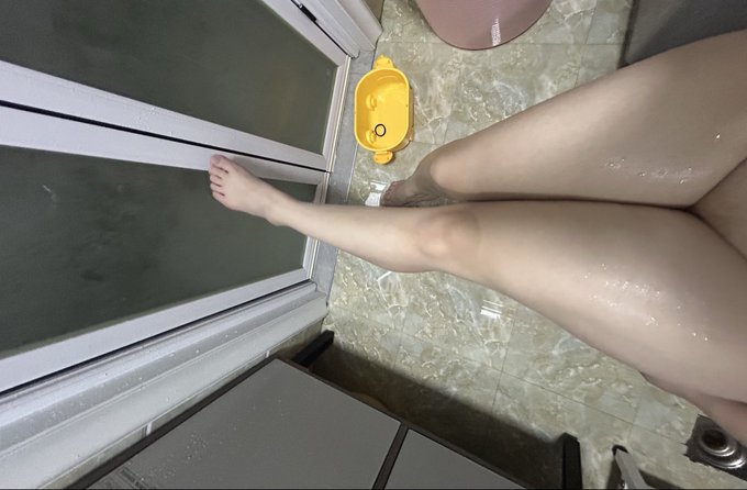 JenniferNe77533's tweet photo. 刚褪完毛毛新长出来的那一茬扎得让人直跺脚太欠收拾啦 https://t.co/qMmoAD5aus