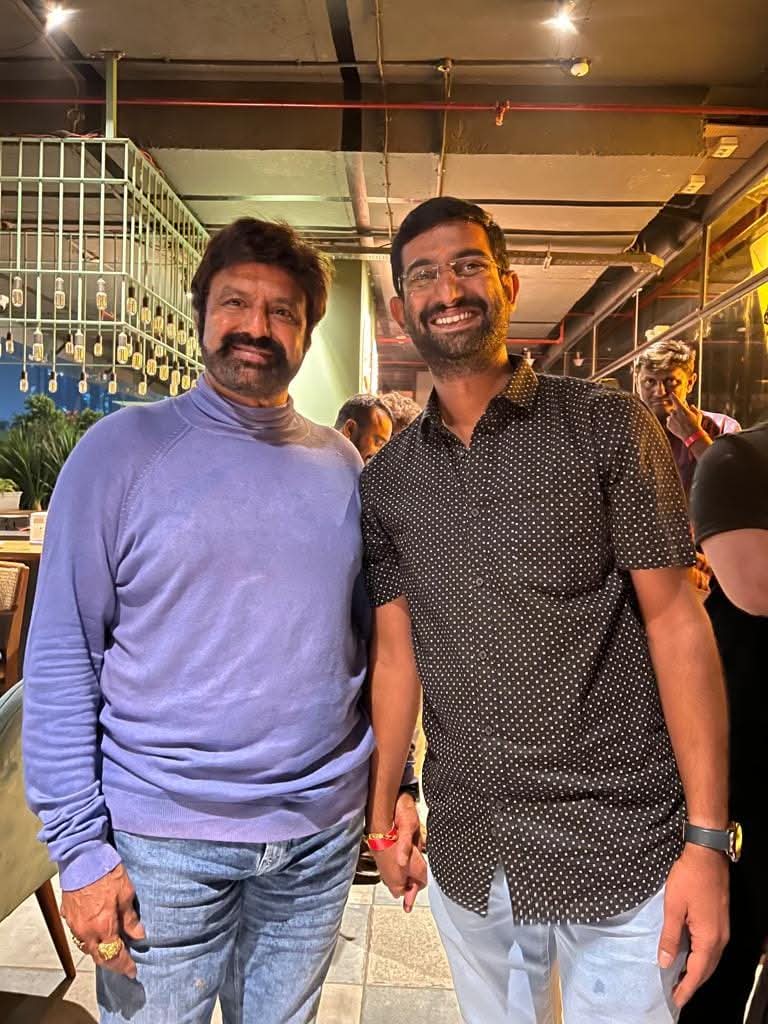 raghudro's tweet photo. మాకు తెలిసిన ఏకైక రీల్ హీరో అయినా మీరే, రియల్ హీరో అయినా మీరే ! మా గుండె ఆగినా ఆడినా మీ కోసమే బాలయ్య !! @NBK_Unofficial
#NandamuriBalakrishna #NBK 
#BalayyaBabu #happybirthday https://t.co/3lHZQQUaC5