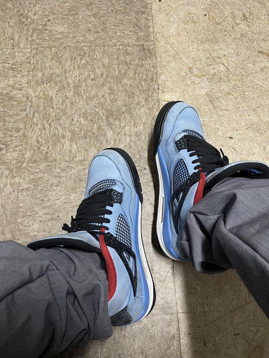 bothgods's tweet photo. @sneakermarketro Realized I haven’t wore these in a long time https://t.co/SO1UakkIkp