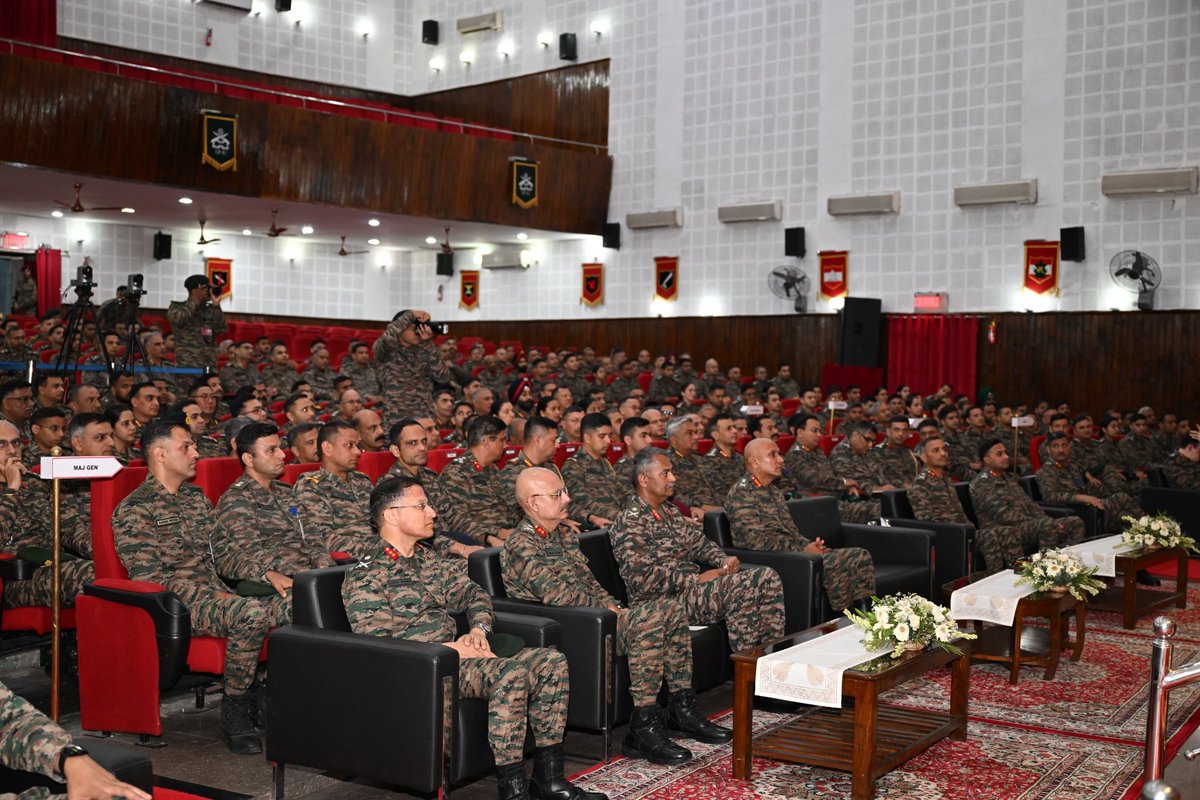 prodefencejammu's tweet photo. #GeneralUpendraDwivedi, #COAS, visited @NorthernComd_IA and reviewed its operational preparedness, capability development and modernisation initiatives. He was briefed on the conduct of Multi-Domain Operations, #TechAbsorption, infrastructure development and integrated combat readiness across the full spectrum of operations.

Interacting with officers of HQ Northern Command and Formation Headquarters through a hybrid format, the #COAS underscored the importance of harnessing emerging technologies and fostering innovation to enhance operational effectiveness in an increasingly dynamic security environment.

Commending all ranks for their unwavering commitment and operational excellence, he lauded their sustained efforts in maintaining a high state of combat readiness.

#DecadeofTransformation 
#YearofNetworkingAndDataCentricity 

@DefenceMinIndia
@SethSanjayMP
@SpokespersonMoD 
@adgpi 
@ANI
