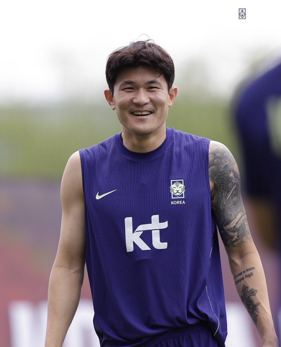KLeagueEspanol's tweet photo. CONOCE A LA SELECCIÓN DE COREA DEL SUR 🇰🇷📸

En las fotos del entrenamiento de ayer encontramos a:

- Kim Min-jae (Bayern Múnich 🇩🇪)

- Seol Young-woo (Estrella Roja 🇷🇸)

- Lee Dong-gyeong (Ulsan 🇰🇷)

- Lee Kang-in (PSG 🇫🇷) https://t.co/MUdQfuw8fG