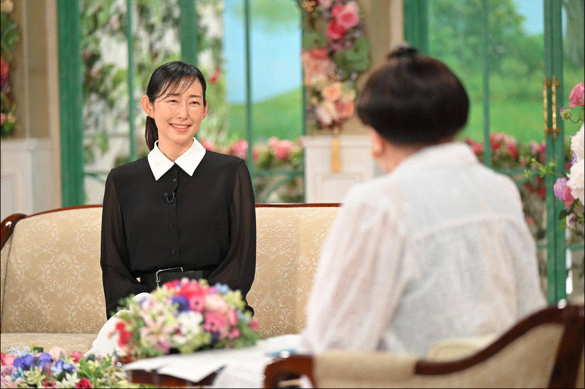 oricon's tweet photo. 木村多江、テレビで初告白
娘はタッチラグビーの西オーストラリア代表
https://t.co/KtwbuvqQY9

6/11(木)『徹子の部屋』に木村多江(55)が出演。英語習得のため高校を中退し留学した18歳の娘は、今やタッチラグビーの西オーストラリア代表だとテレビ初告白。木村と黒柳徹子のラグビー愛が炸裂し… https://t.co/U9T6cEISSF