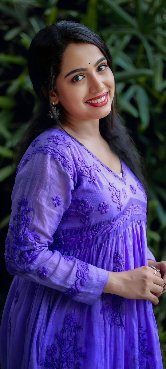 WallpaperIndian's tweet photo. Bringing grace, beauty, and that radiant smile to life in this stunning lavender ensemble
👑 Neethu Krishna 💜
#NeethuKrishna #Neethu https://t.co/e5yLeQ3PYR