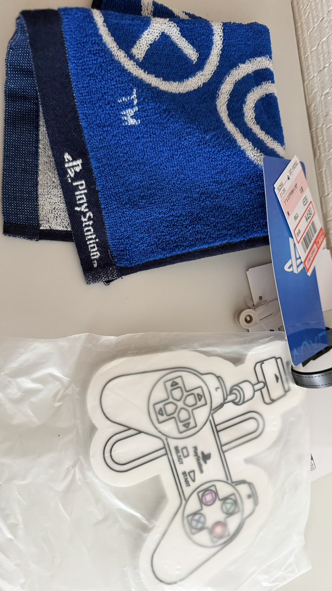 _l39_'s tweet photo. しまむらPlayStation戦利品…_l￣l●lll https://t.co/C9GJ53wj3h