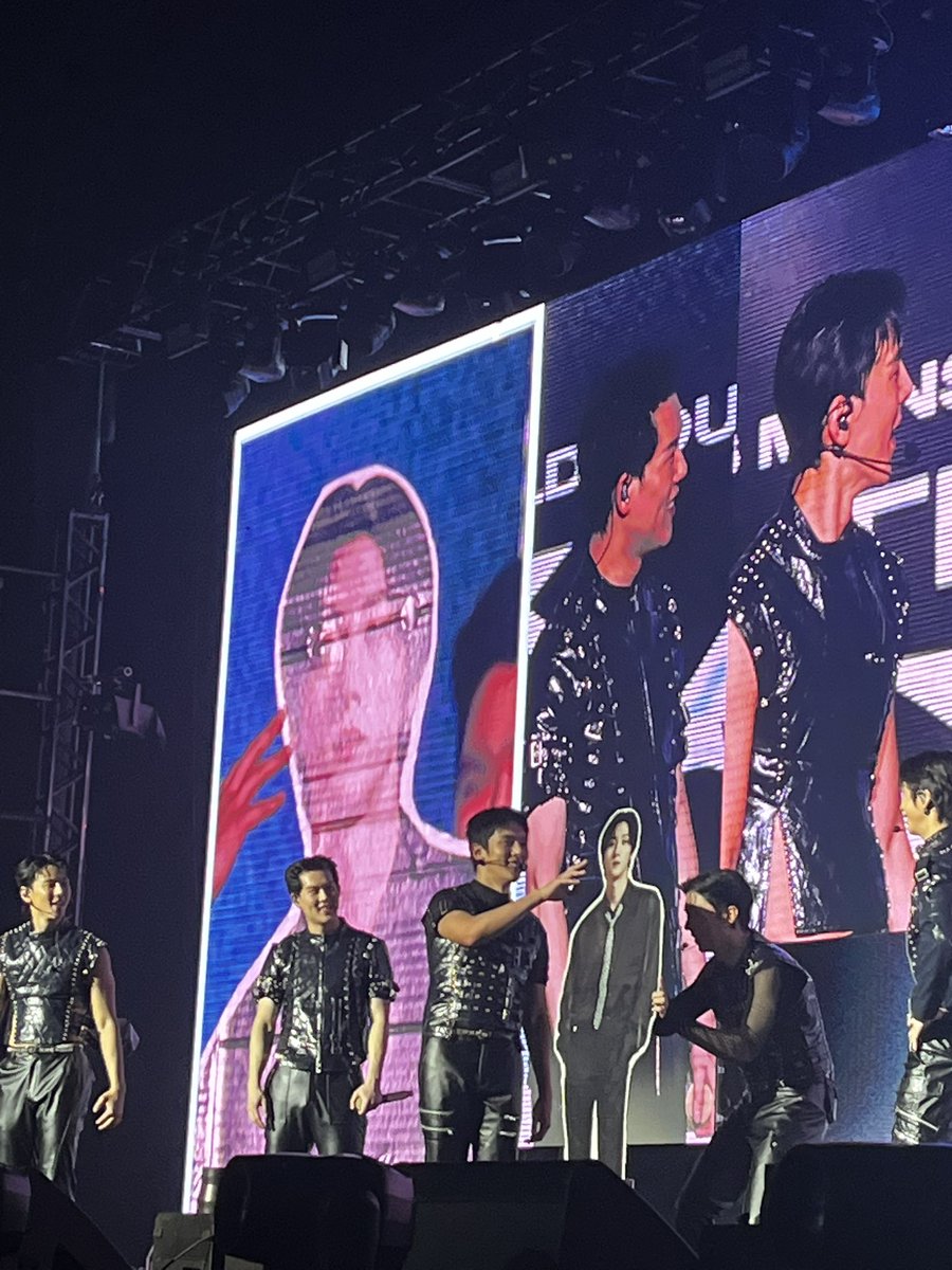_CrazySammy's tweet photo. Nada como comemorar o 10 no TCC de kpop com o show de kpop de  dos seus grupos favoritos 🥹🫰🏻

 #MONSTAX #MONSTAXnoBRASIL #MONSTAX_THEX_NEXUS_SP https://t.co/ushiQr765i