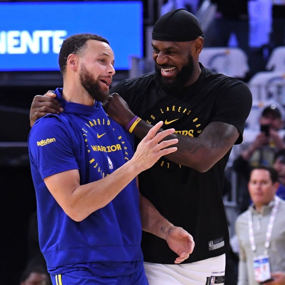 TheHoopsAlerts's tweet photo. The Warriors are committed to pursuing LeBron James and building a big four of Steph, Draymond, Jimmy, and LeBron

“League sources maintain that Golden State remains legitimately interested in adding LeBron to their Stephen Curry/Jimmy Butler/Draymond Green core coached by Steve Kerr ... with the pitch presumed to include the idea that LeBron could commute from Los Angeles to some TBD degree without having to move his family.”

(via @JakeLFischer h/t @TheDunkCentral)