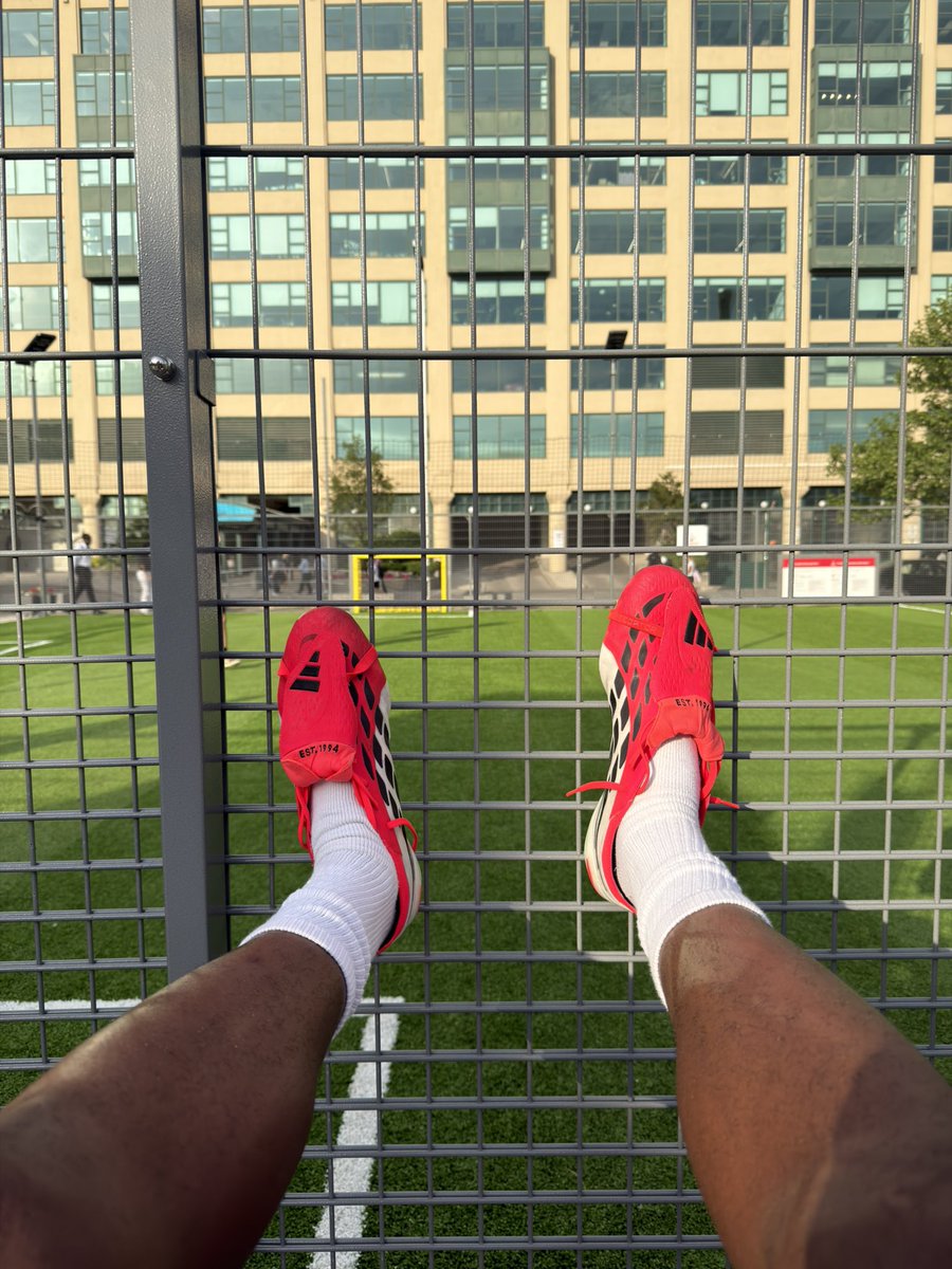UtdSteve_'s tweet photo. World Cup in Toronto is great man. Met someone from Australia, Ireland and a French dude that kept calling my “Manchester” with the most French accent ever lmao https://t.co/gxClh0G6G1