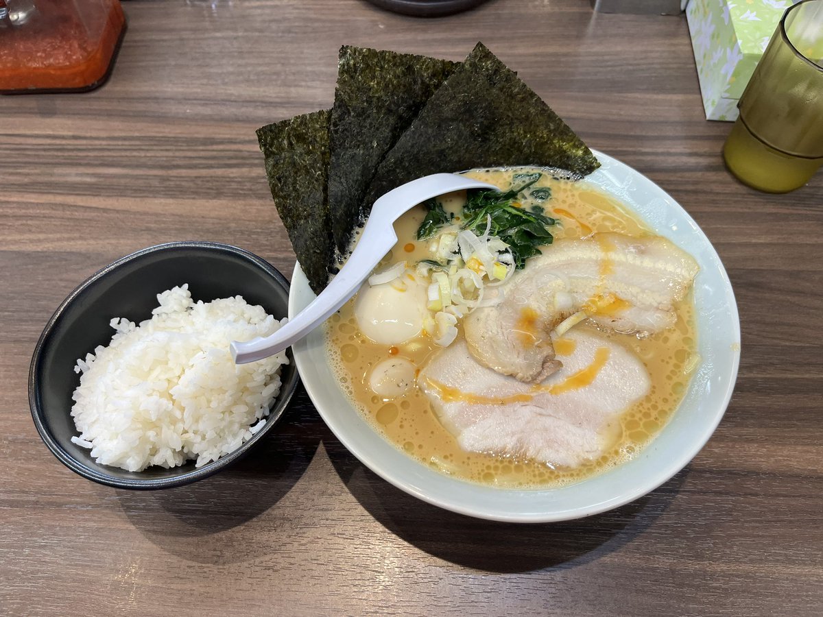 33skyline's tweet photo. 朝のランニング分を全て無駄にするランチw https://t.co/4f6c3TCWaZ