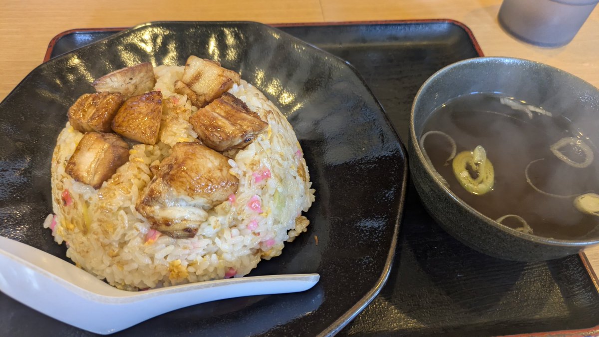 今日は所用で会社休んだのでお昼はラーメンとふたごやさんへ