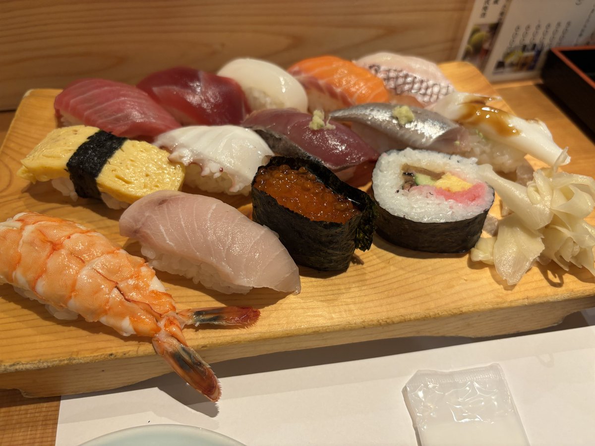 cf_pythra's tweet photo. 回転寿司に行く金で回らない寿司食べた方が良いと言われている https://t.co/AalUiA2ROK