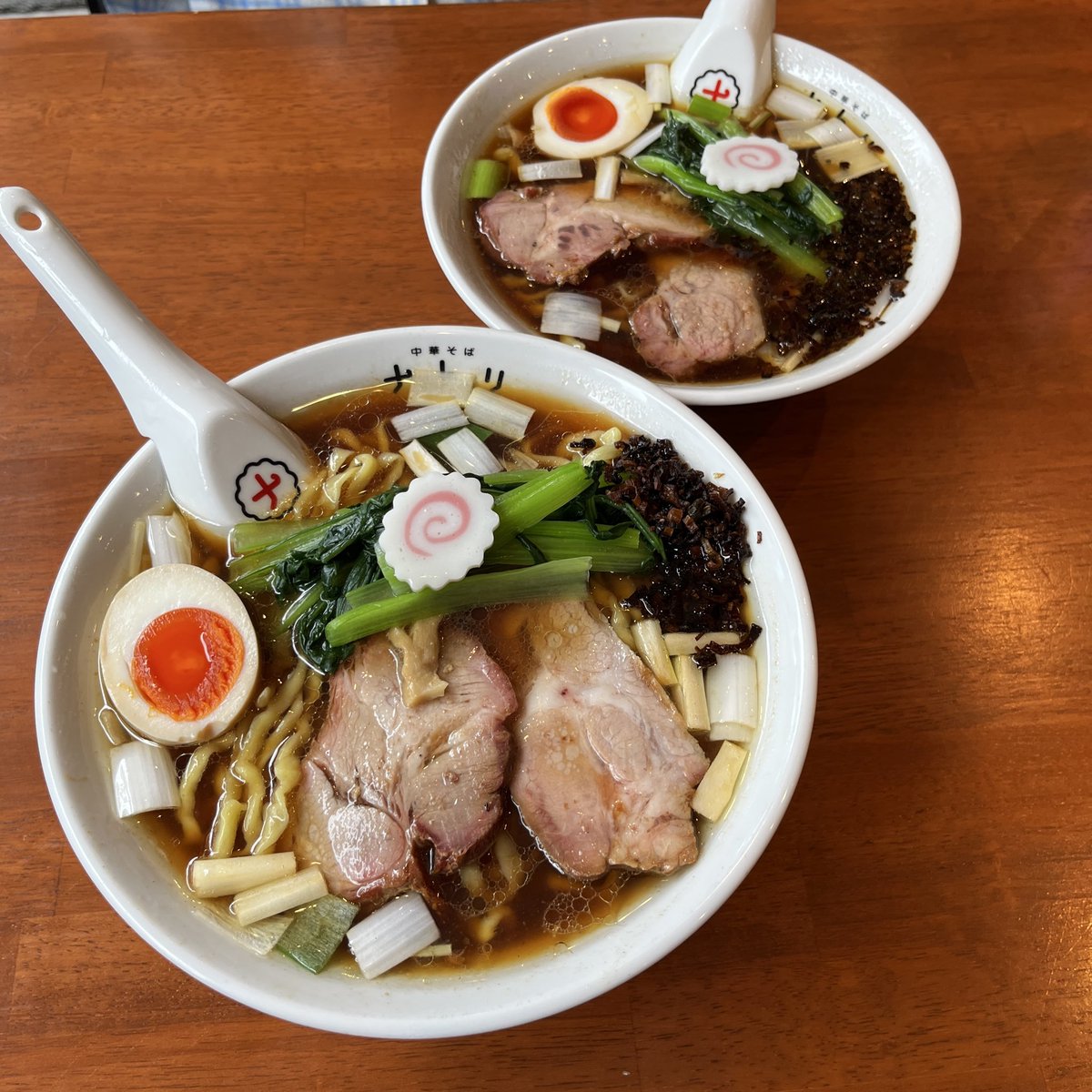 fltrxs2018_hiro's tweet photo. #中華そばナトリ
神奈川県伊勢原市伊勢原1-3-40 藤井ビル C棟
平日でもかなりのお客様
無駄のないワンオペの動き
小盛と中盛、比べると大きさがわかる
#中華そば 小盛
#中華そば 中盛
カウンター108
20260608 https://t.co/MnEq4pyJWd
