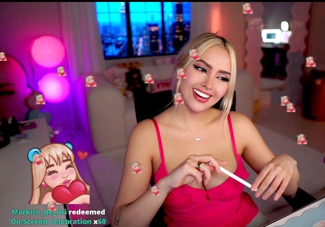 12jess_gg's tweet photo. gracias por hoy Aricitaaaa <3

ya te andaba extrañando y ya te vas de nuevo 😭, pero ojalá disfruten estos días, te adoro beba
ojalá tengamos contenido 🙏🏼

q preciosota eres 💘
(qn es eeeeel JSJAJAJ) https://t.co/56eVXhviQl