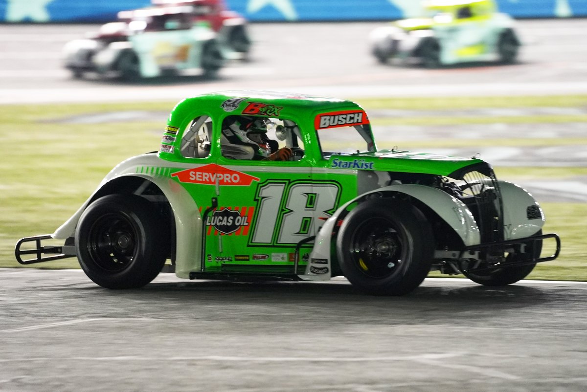 FloRacing's tweet photo. After honoring his father Kyle Busch by waving the green flag on the Masters feature, @brextonbusch finished second in the Young Lions division feature at the #SummerShootout at @CLTMotorSpdwy. https://t.co/Qi7L1BSLQp