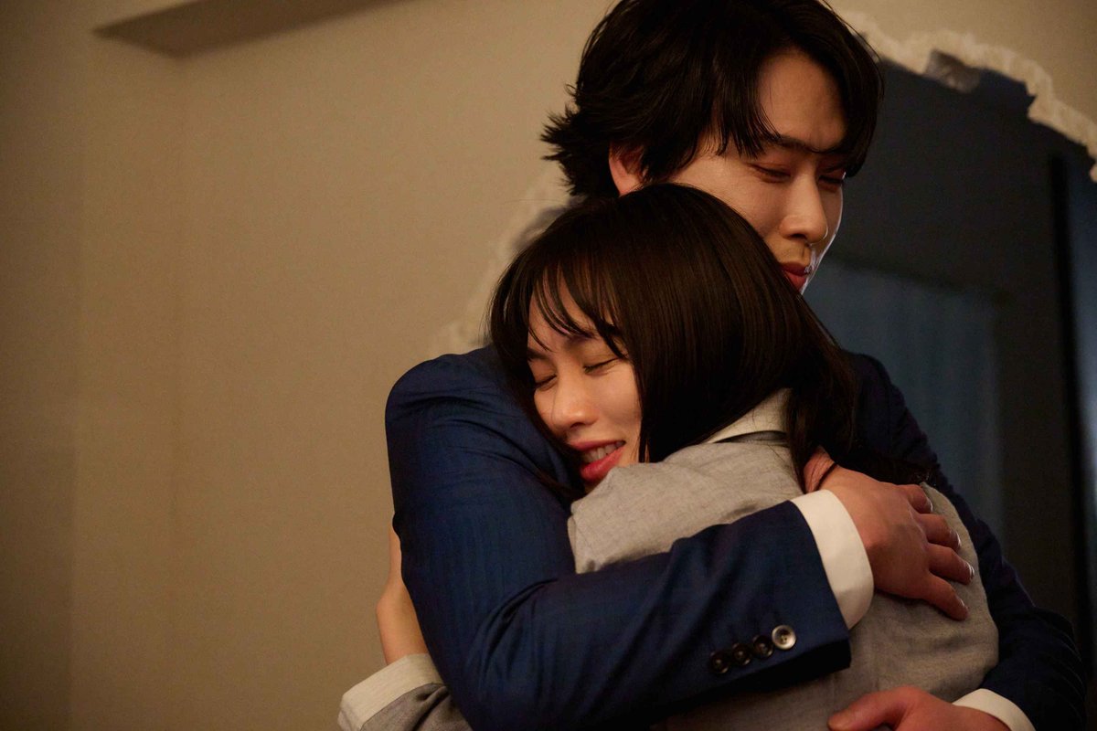 thetvjp's tweet photo. #宮舘涼太“エータ”、
1人2役の死闘から奇跡のハッピーエンドに
「何度見ても泣く」「涙止まりません」の声
＜#タミ恋 最終回＞

▼記事の続きはこちら
https://t.co/sP14VW7POl https://t.co/UQRC9JMcjZ