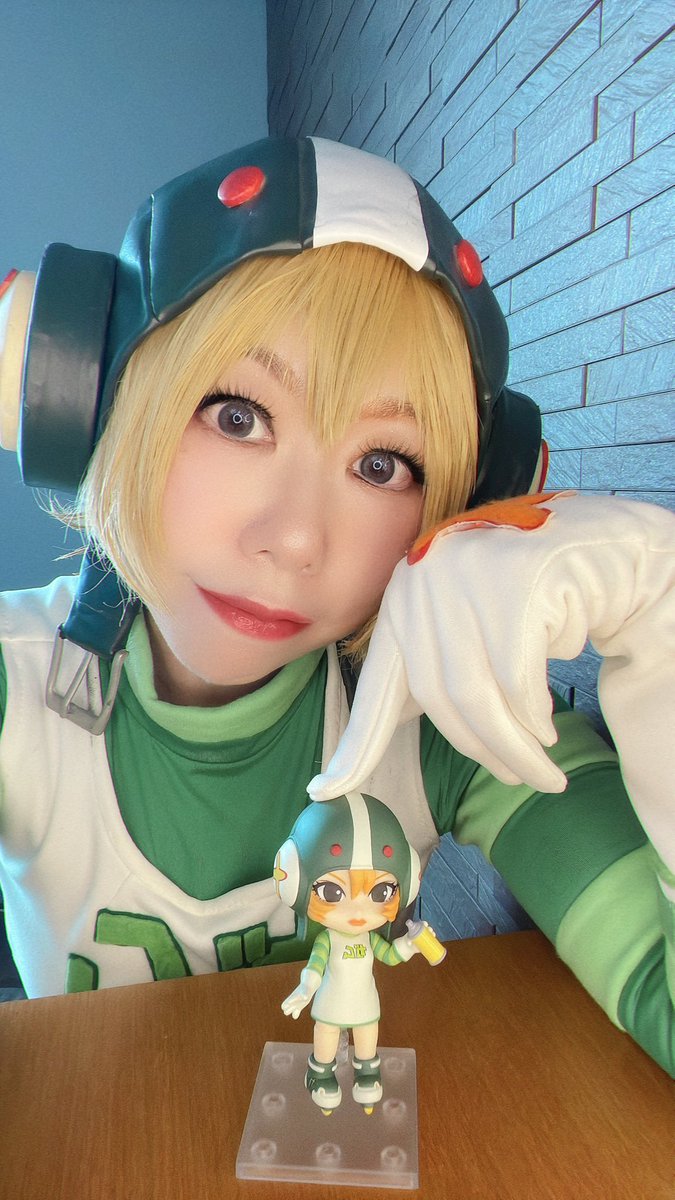 hinahinamari's tweet photo. ガムちゃんコスしてガムちゃんねんどろと一緒に写真を撮りました！ねんどろ発売からもう1年経つとか早すぎ

#jetsetradio https://t.co/rqekVF3NoD