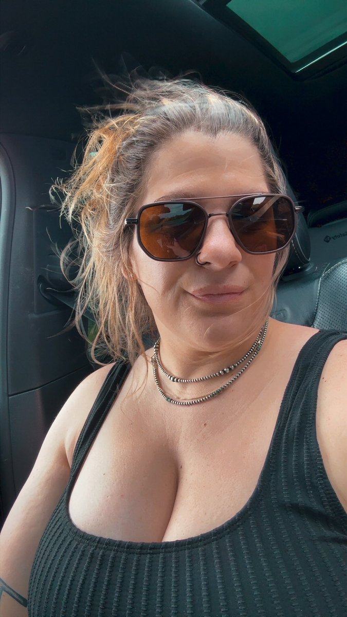 duramaxqueen4's tweet photo. Rt to remove my top
All content on sale message me here or telegram// Duramaxqueen4 https://t.co/Y58VACsPYn