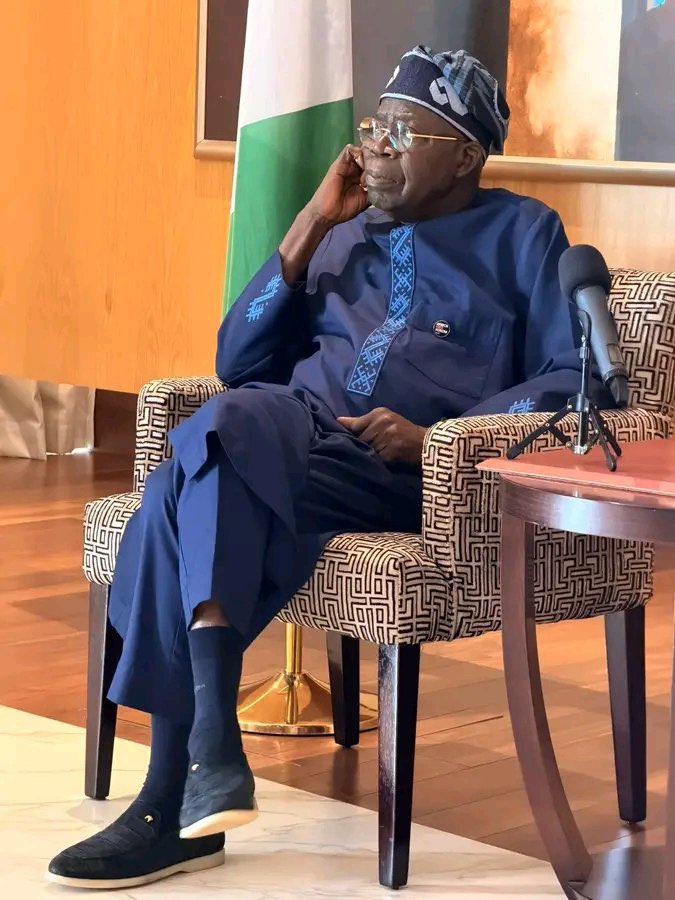 DatSlimMF's tweet photo. Who are you casting your vote for?

Team Tinubu            Or               Obedient https://t.co/Nuva9CpAEh
