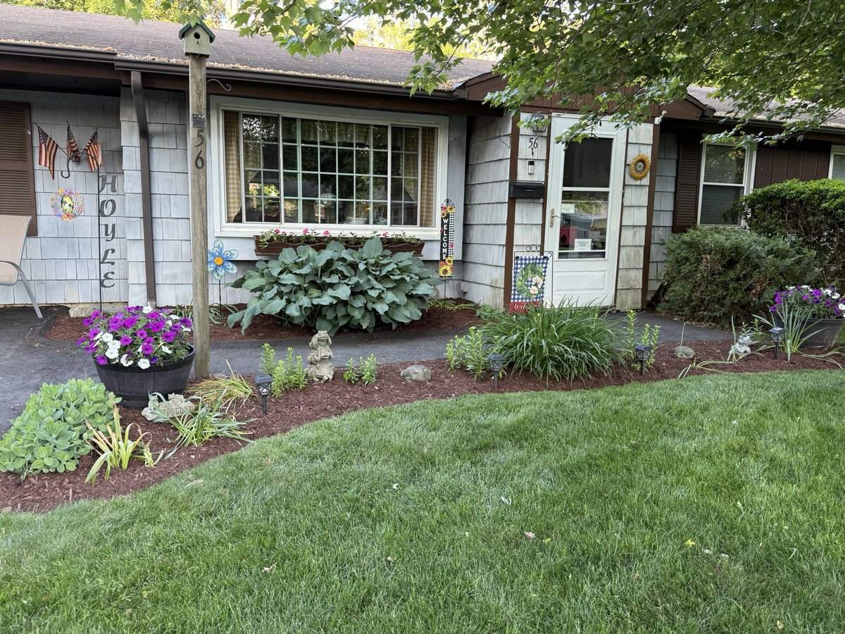 Hoopgreen's tweet photo. Curb appeal. https://t.co/BHFvNcfJPw
