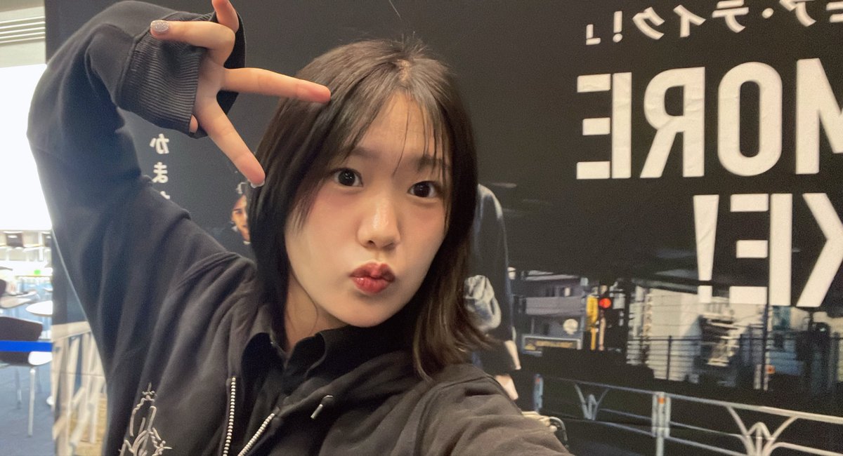 a_moa0526's tweet photo. 去年の今頃
前髪はなくロング
対最近の私

おはようございます
懐かしいね

最近行きたいとこ、やりたいことが多くて困るー

ワークショップ系の工作しに行きたい https://t.co/mNDbXwwTnC