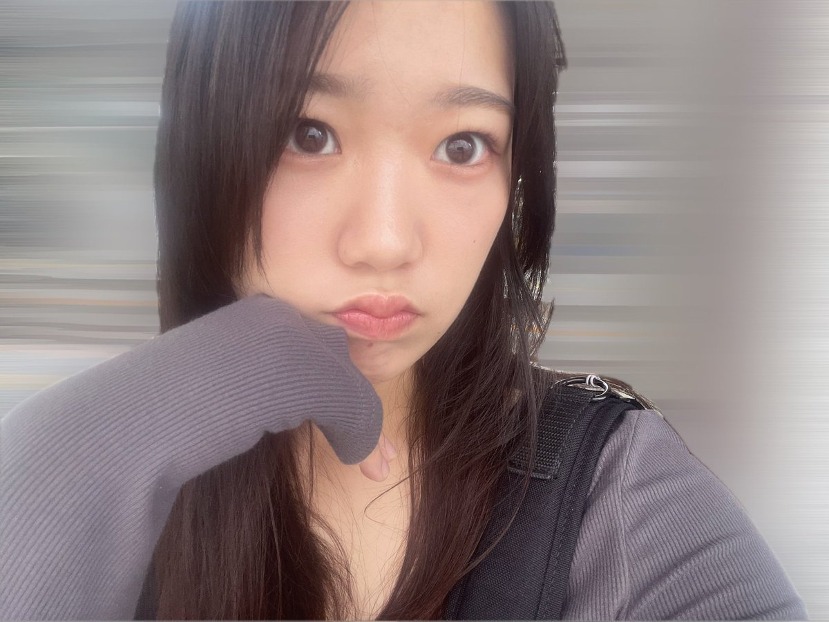 a_moa0526's tweet photo. 去年の今頃
前髪はなくロング
対最近の私

おはようございます
懐かしいね

最近行きたいとこ、やりたいことが多くて困るー

ワークショップ系の工作しに行きたい https://t.co/mNDbXwwTnC